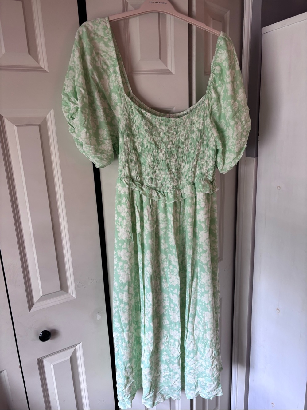 nlt Size 1X Smocked Puff-Sleeve Maxi Dress in Mint Green Floral